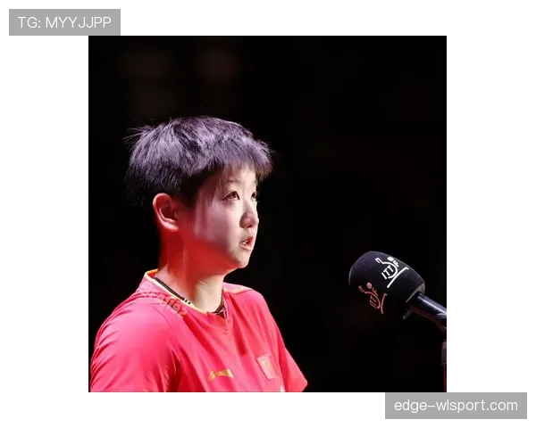 孙颖莎训练完偷偷吃冰淇淋被拍，这自律和馋嘴的反差谁懂啊